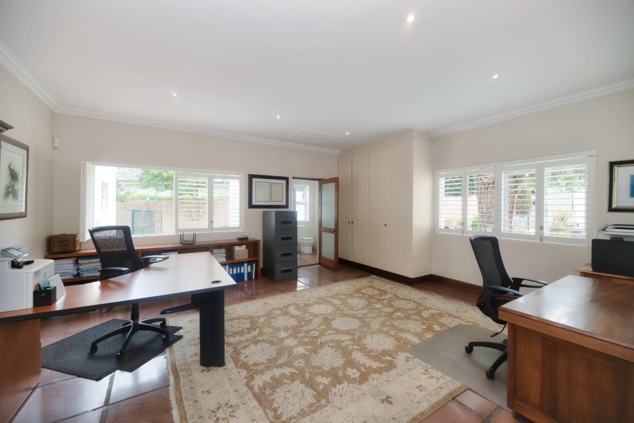 5 Bedroom Property for Sale in Fernkloof Estate Western Cape